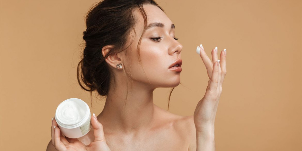 Kojic Acid Cream: Benefits, Side Effects & Price in Pakistan